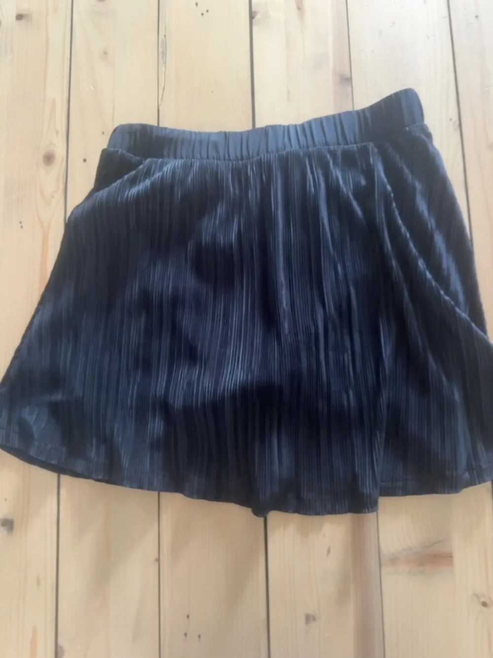 ALO Yoga Black Micro Plisse Skirt